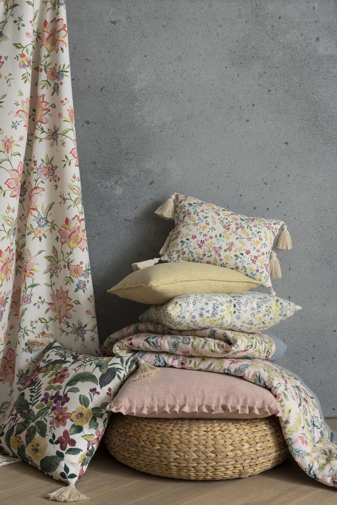 Studio G Montage Collection - Britannia Rose