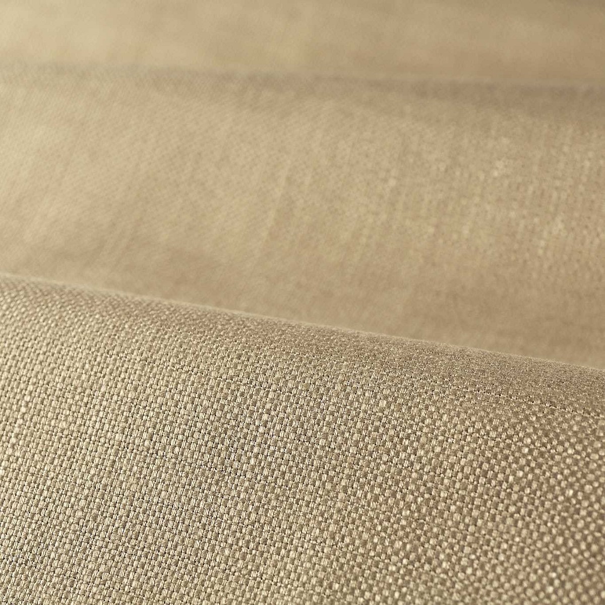 Lustre Antique Linen Fabric by Zoffany